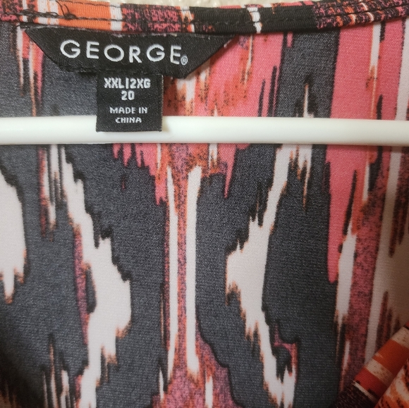 Geoege Sleeveless red black and white  Aztec Print blouse XXL - Picture 4 of 4